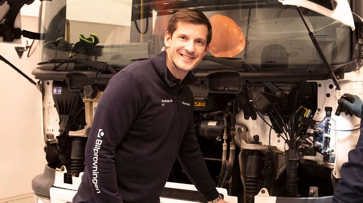 Vd Andreas Myhrman på Bilprovningens station i Rosersberg