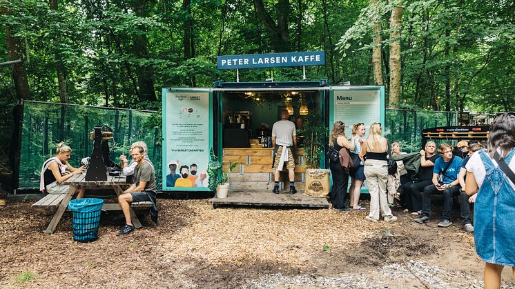 Peter Larsen Kaffe LIVE på SmukFest. Fremover skal LIVE-konceptet drives og videreudvikles i samarbejde med Woodys.