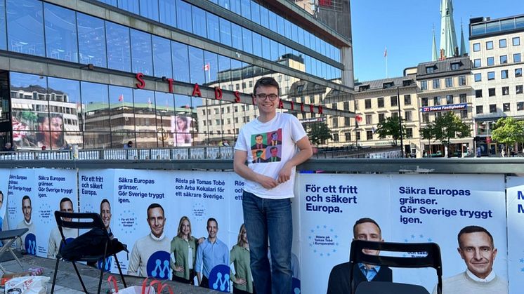 Noa Samenius, ordförande för MUF Stockholm, vid Sergels torg..webp