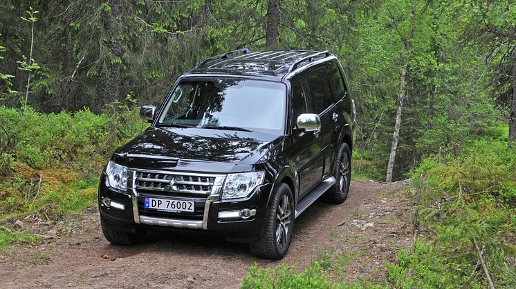 Mitsubishi Pajero 2016