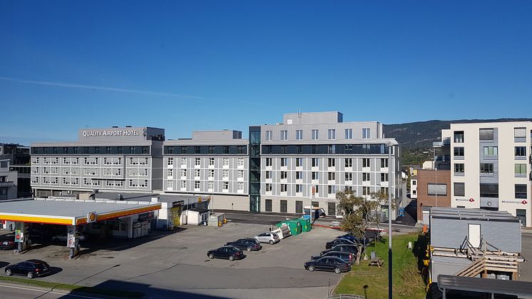 STOR UTVIDELSE: Quality Airport Hotel Værnes har fått 76 nye rom i nybygget til høyre.