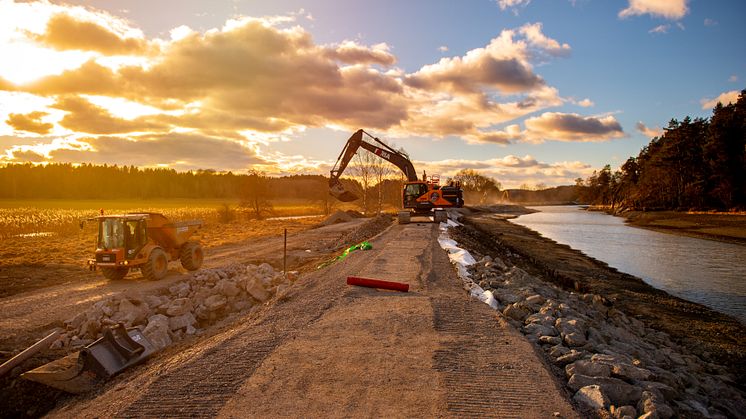Göta kanal 2.0 skapar ett hundratal arbetstillfällen hos entreprenörer som kontrakteras för renoveringen.