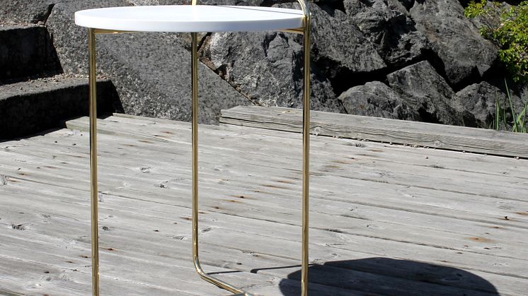 Round Side Table, formgiven av Anne Harvala