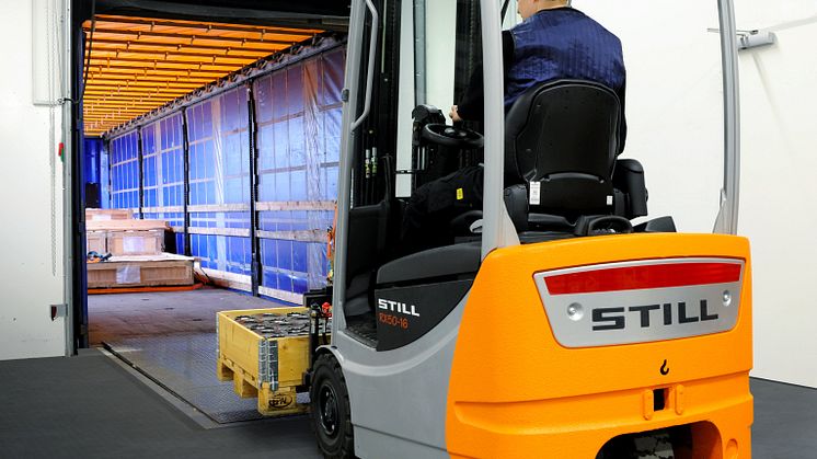 Lastning och lossning med STILL RX 50 - eltruck med 3 hjul