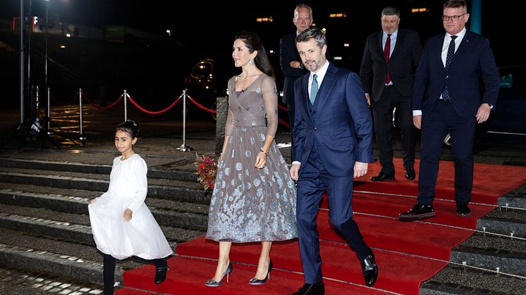D.K.H. Kronprins Frederik og Kronprinsesse Mary ankommer til Kronprinsparrets Priser 2020 på Værket i Randers
