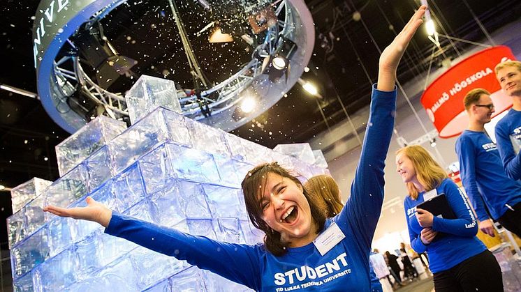 - Det är viktigt att ha kul och njuta av studentlivet, tycker Jonna Nilsson och Maja Bellman.