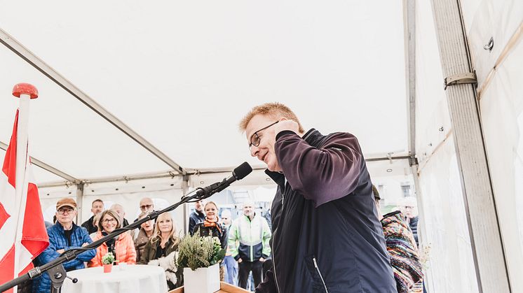Borgmester Peter Sørensen glæder sig over den store fremdrift i Horsens og takkede bl.a. bygherre for deres investeringsvillighed