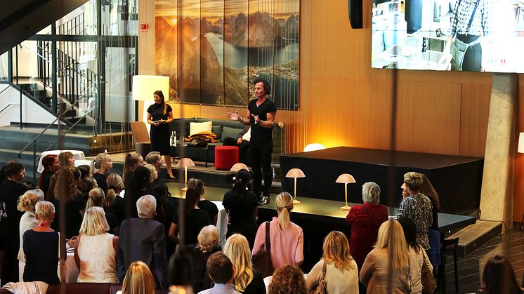 Petter Stordalen talar på invigningen av Hotellutbildningen_1.