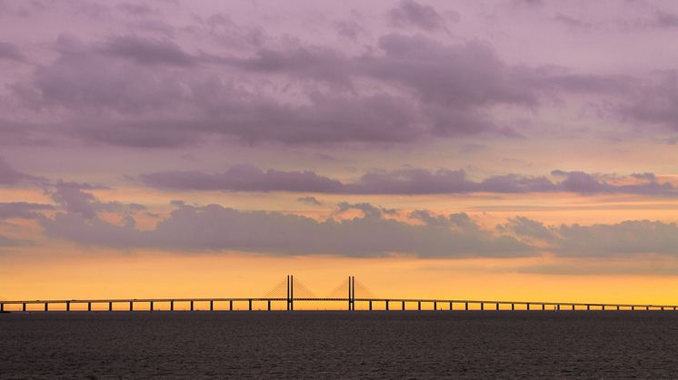 beautiful-sunset-bridge-oresund