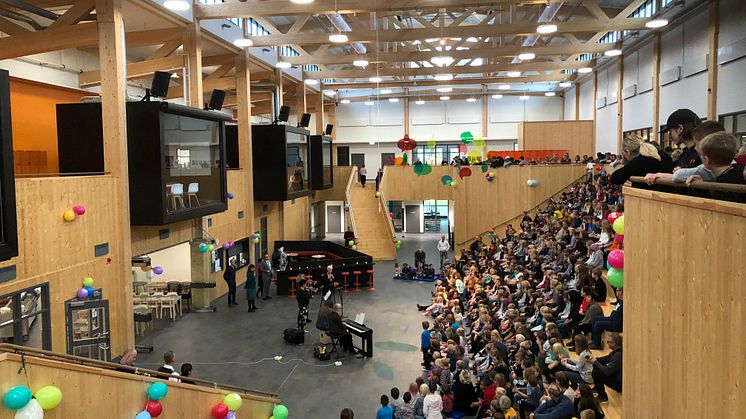 Invigning av Morö backe skola – Skellefteå kommuns mest hållbara skola med mycket trämaterial.