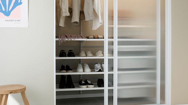 Elfa_Interior_Décor+_Slidingdoors_Artic_ReededGlass_24_12_8.jpg