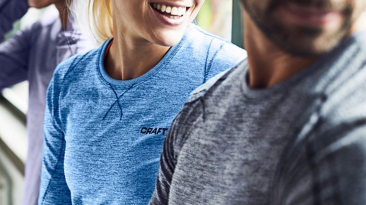 Active Comfort round neck long sleeve colors black, brisk and dynasty