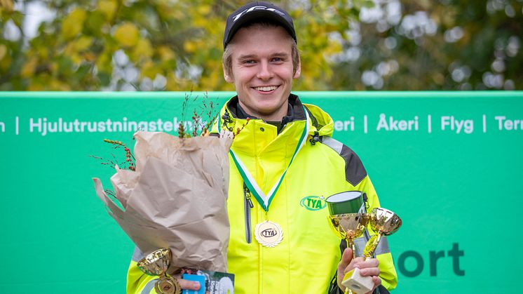 Med ett stort lugn tog Daniel Kvist från Linghem segern i SM för lastbilsförare. Foto: Liza Simonsson