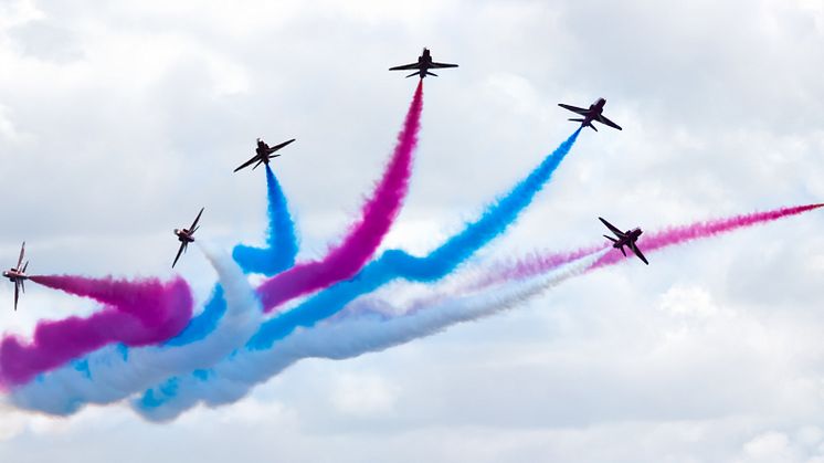 The Red Arrows in flight - Cosford Air Show 2009 - Credit: William Warby (https://www.flickr.com/photos/wwarby/)