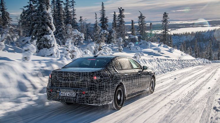 Utholdenhetstester på is og snø: Helelektriske BMW i7 testes til det ytterste under polarsirkelen