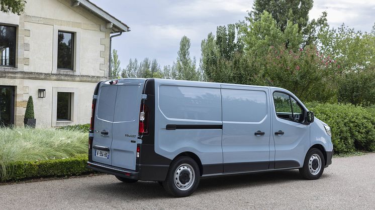 All-new_Trafic_Van_E-Tech_electric_drive_test (1)