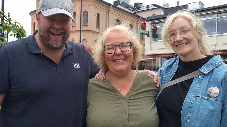 Johan Engström, Agneta Holmgren och Elin Tjernqvist, Structor Mark Mitt. Foto: Structor