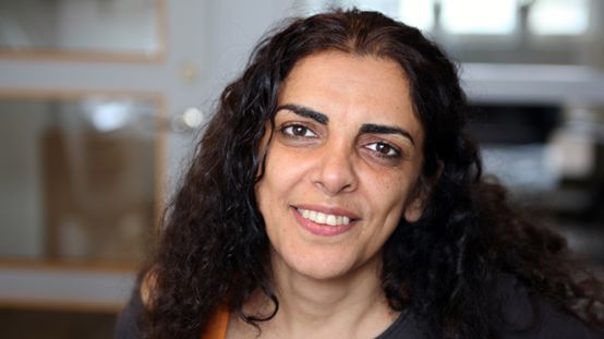 Cecilia Uddén möter Parvin Ardalan och Jude Dibia i ett livsviktigt samtal