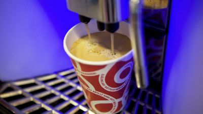 OKQ8:s kunder ger ökat stöd till världens kaffeodlare och bidrar till minskad klimatpåverkan
