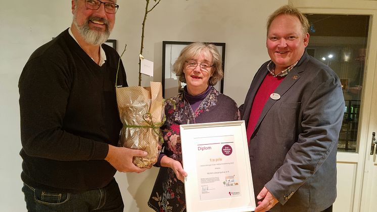 Fr v Claes-Bore Niklasson, förvaltare Riksbyggen, Marita Bengtsson, Rbf Lidköpingshus 6  och Kristian Pälviä, kundansvarig Riksbyggen.