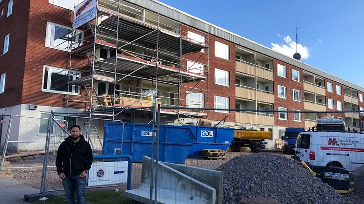 Magnus Granberg, projektledare på HSB Östergötland, ansvarar för stamrenoveringen av HSB Östergötlands fastighet på Bismotalagatan 33 i Motala.