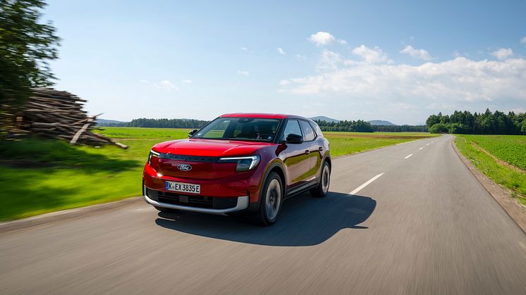 FORD EXPLORER RAPID RED 2024 (9).jpg