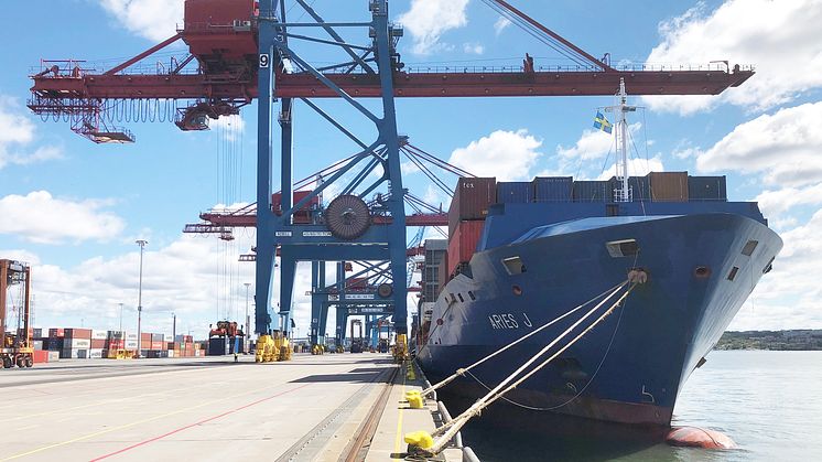 Premiäranlöp i Göteborg för CMA CGM:s nya feederslinga.