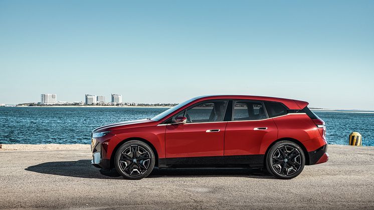 BMW iX