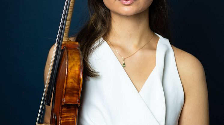 Ava Bahari