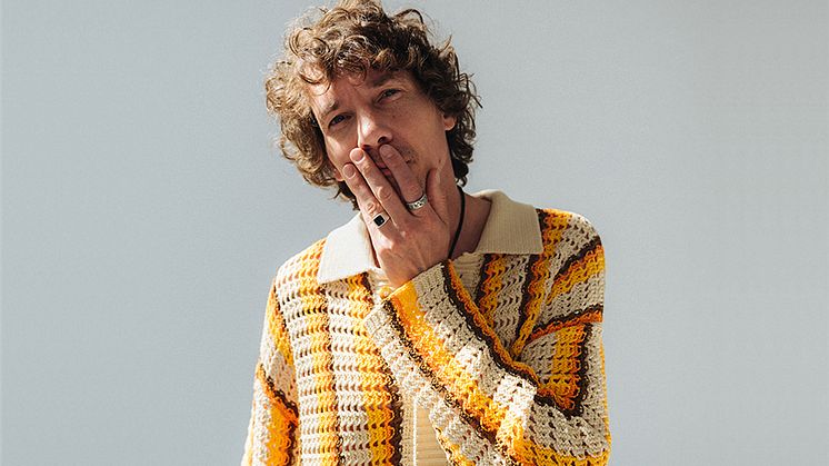 Håkan Hellström bjuder in Lucianoz till konserten på Stockholms Stadion!