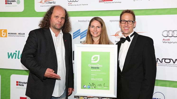 Christoph Körfer, Pressesprecher und stellvertretender Senderchef von ProSieben, Sabine Domayer, Marketingchefin von Kebony, Marcell Bernhardt, DACH-Chef von Kebony