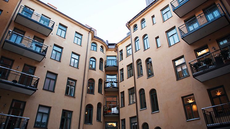 Tre gånger fler avgiftshöjningar bland bostadsrättsföreningar