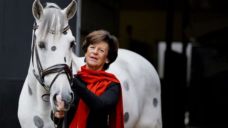 Antonia Ax:son Johnson tillsammans med sin häst Falso Nadales, för tillfället iklädd rollen som Lilla Gubben. Foto VHE Photos