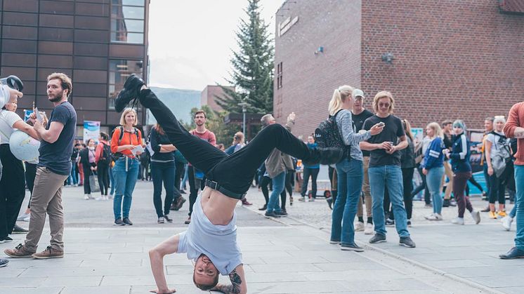 Endelig kan studentene samles på campus igjen