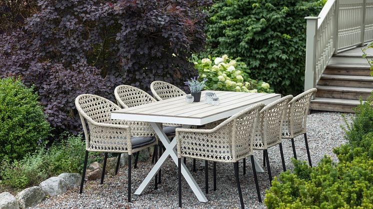 Rusta_2024_S2_Extended_Set_Table_Florens_Chairs_Amalfi_Beige-1-I