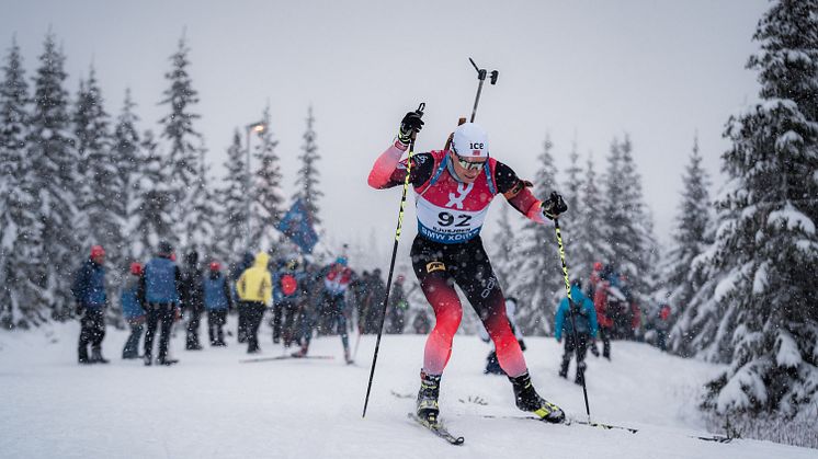 Fredrik Gjesbakk på sesongstarten på Sjusjøen i november. Foto: Sondre Eriksen Hensema/Norges Skiskytterforbund
