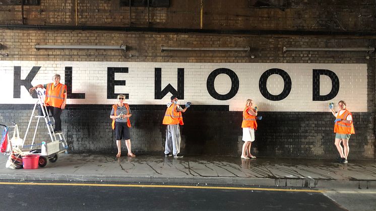 Cricklewood railway bridge cleaning