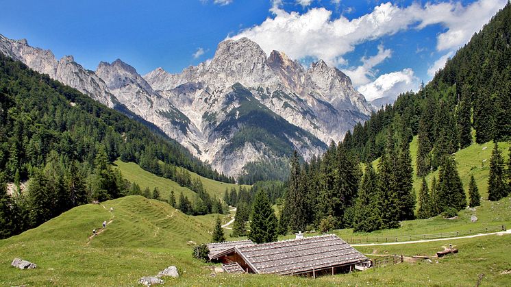 Spektakulärt bergslandskap i nationalparken Berchtesgaden