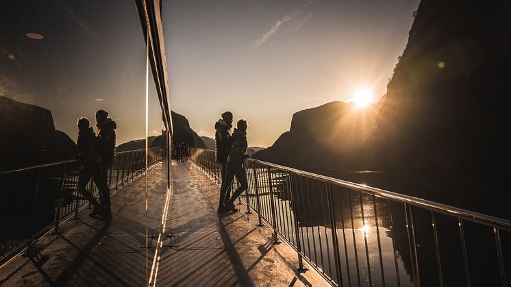 Fjord Cruise Nærøyfjord_Norwaysbest_JonHunnålvatnTøn