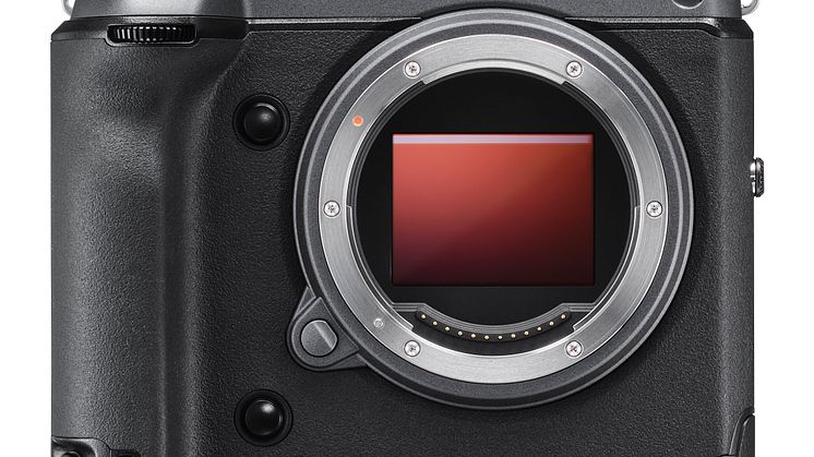 GFX 100 Front with EVF