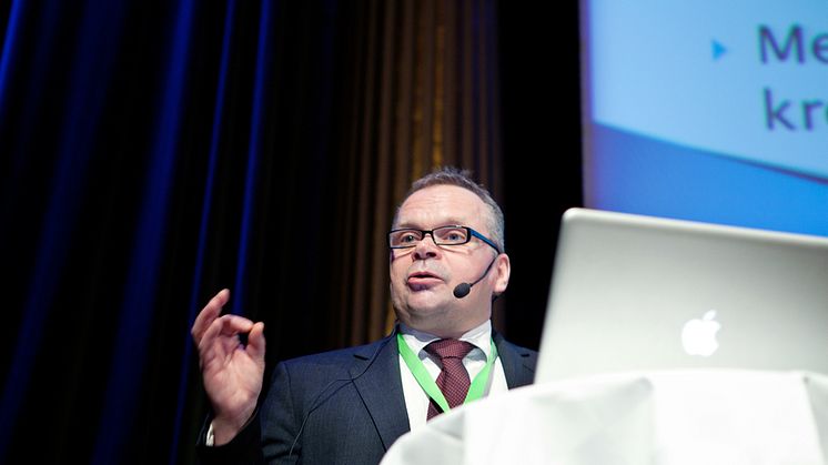 Pekka Kääntä, makroekonom