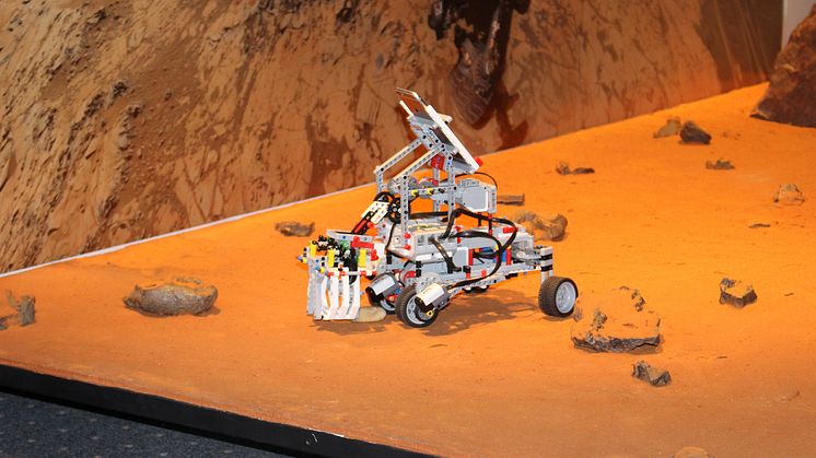 Ein "Mars-Rover" der 4. SIA RoboTool bei der Abschlusspräsentation im DLR Berlin.