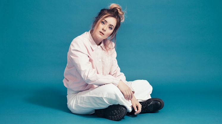 Debutant med miljarder streams - idag släpper Iselin singeln ”Lost”