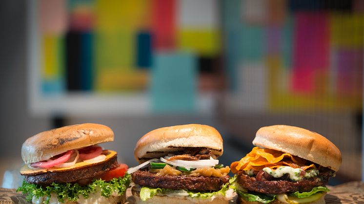 Juicy Vegan Burger i tre olika varianter på de tre Urban Deli restaurangerna. 