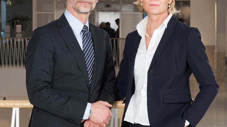 Urban Englund, ordförande i Praktikertjänst, och Carina Olson, vd och koncernchef.