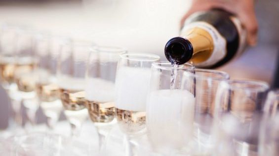 SPÄNNANDE CHAMPAGNERESA MED  FREDRIK SCHELIN OCH  EKMANRESOR 1ST BUSSNESS CLASS