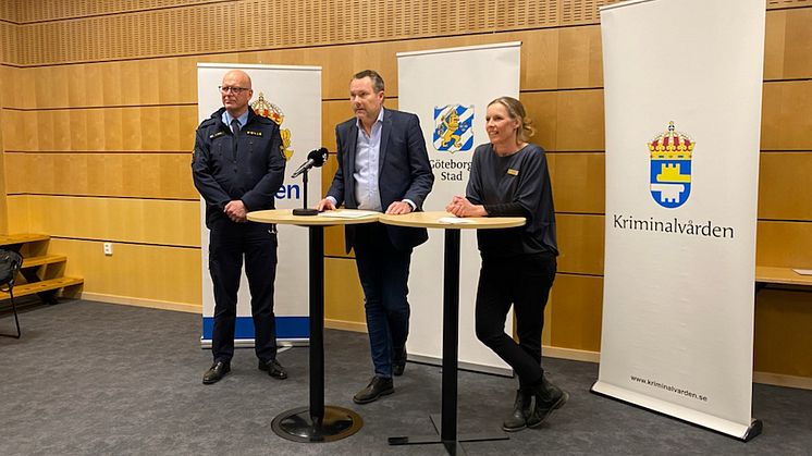 Erik Nord chef polisområde Storgöteborg, Michael Ivarson Förvaltningsdirektör socialförvaltningen Centrum och Lovisa Nygren kriminalvårdschef Frivården Göteborg. FOTO: Anna Wallberg