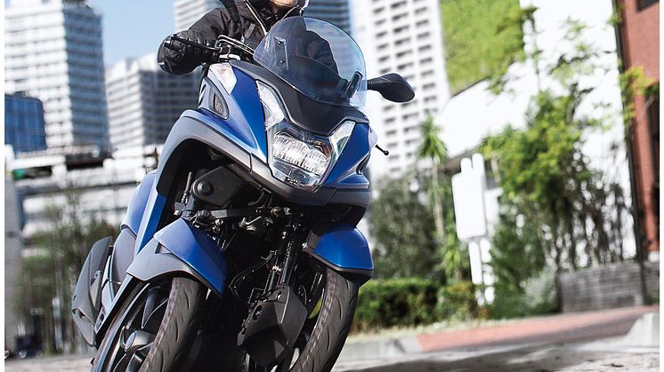 「TRICITY 155 ABS」マットビビッドパープリッシュブルーメタリック1