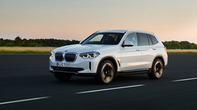 BMW iX3