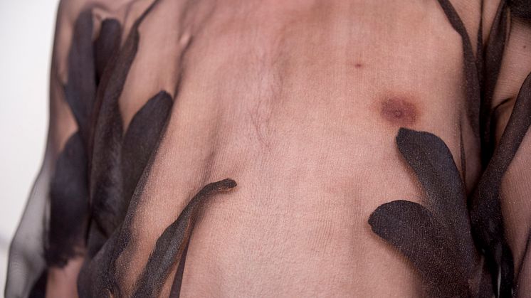 Joonas Karhumaa - Täysin rotsi auki / Unbuttoned